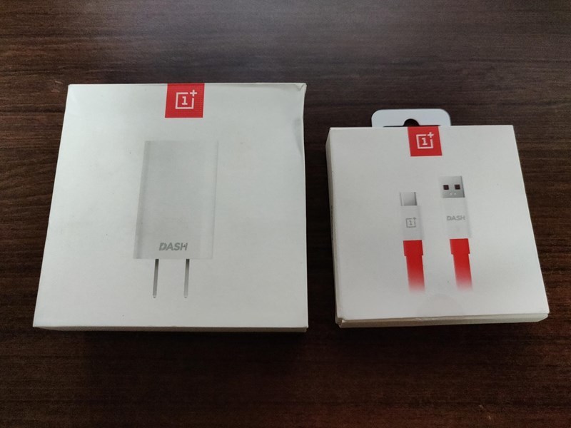 OnePlus Dash chargerとDash USB Type-Cケーブルを買ってみた。