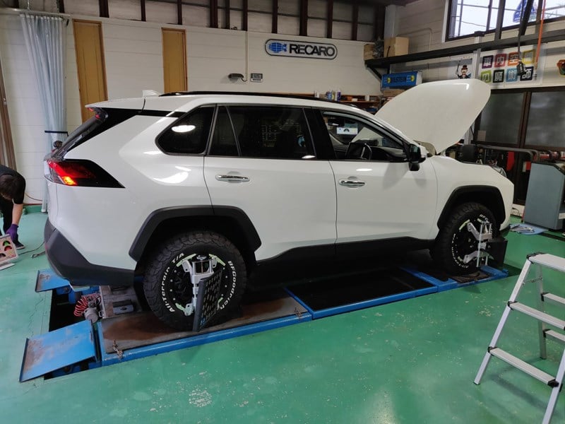 アライメント調整 【RAV4】