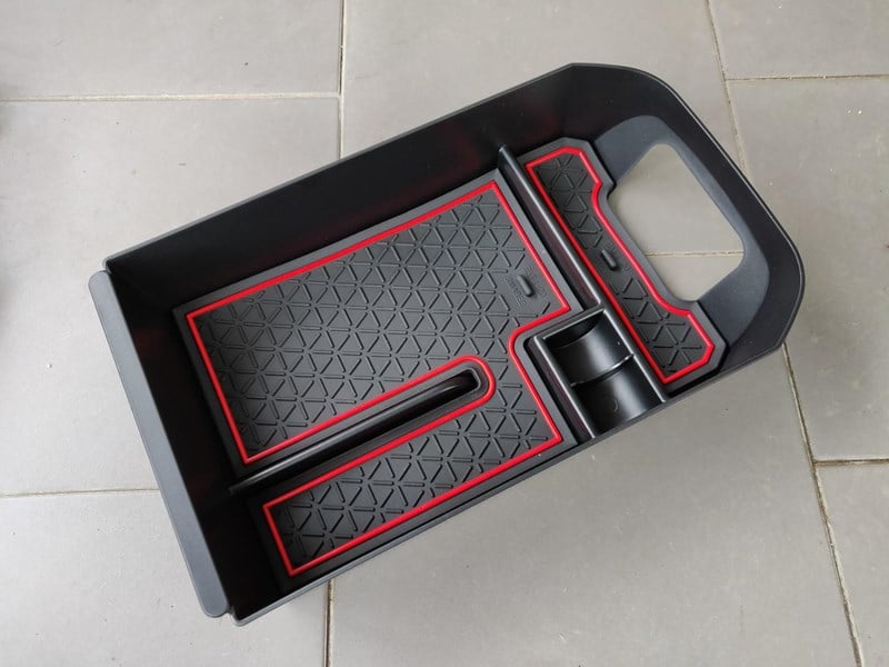 コンソールボックストレイ すべり止め ラバーマット付き 【RAV4】