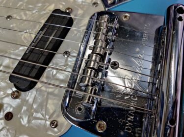 Fender ムスタングのブリッジのメンテと改造